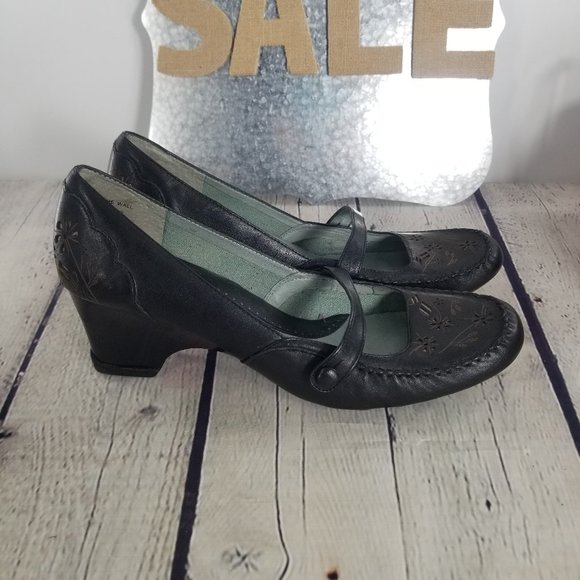 Kenneth Cole Shoes - Kenneth Cole Reaction Low Heel Loafer 7.5M